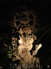 Около воды стояла статуя трехголового ДасаМуки