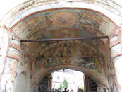 Кирилло-Белозерский монастырь. росписи святых ворот