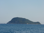 остров Marathone, похож на черепаху...