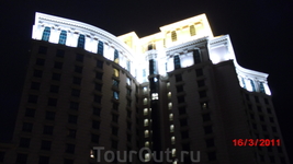 Ночной отель с подсветкой