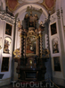 Капелла св. Людмилы, построенная в 1 пол. XIII в., была в XIV в. приспособлена для погребения останков святой. Опоковое надгробие с лежащей фигурой Людмилы ...