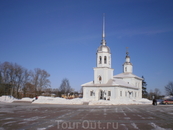 Церковь на набережной у Вологодского кремля
