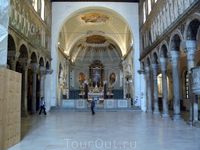 Равенна, Basilica di SantApollinare nuovo