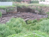 С виду яма как яма, а на деле - знамениый Троицкий раскоп, который археологи десятилетия копают и  неизвестно сколько еще будут копать.