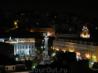 площадь Россио ночью