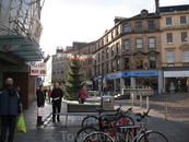 Одна из площадей города перед Рождеством.