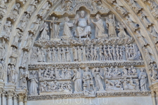 Существует легенда, что скульптура Христа на центральном портале собора, сделана с натуры. Моделью для скульптора послужил один из строителей собора, добродетельный и трудолюбивый юноша. Когда настало