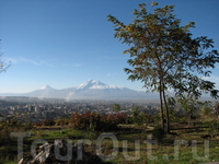 Ереван, вид на Арарат из Парка Победы