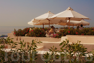 Терраса ресторана с видом на море