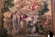 Там же в Гобеленовом зале.