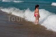 Просто какая-то девочка на отдыхе на пляже г.Обзора
