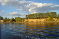 плывем по Волге и любуемся красотами .