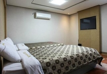 Maple Hotel