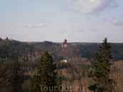 Вид на Турайдский замок со стороны старого замка Сигулды