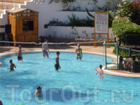 Водный волейбол в отеле