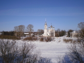 Церковь на низком берегу Вологды