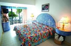 Shaw Park Beach Hotel & Suites