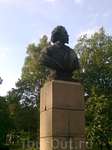Памятник илье Ефимовичу Репину, в честь которого Куоккалу и переименовали.