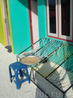 на экскурсии в мальдивскую рыбацкую деревню.... Скамейка у дома :)