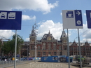 Здание вокзала в  Амстердаме.