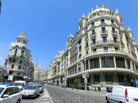 Точка пересечению двух основных улиц Мадрида - Alcalá и Gran Vía.