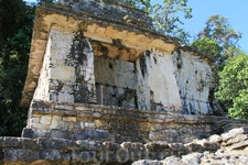 Храм Умирающей луны.  Вообще впервые майя поселились здесь еще во II веке до н.э.  Город достиг расцвета в VII-IXв н.э., будучи столицей региона. В начале ...