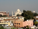 Вид на Taj Mahal с крыши кафе