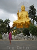 Огромнная статуя Будды