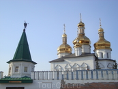 вид на Троицкий монастырь