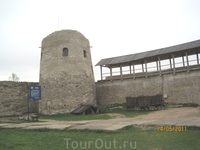 Избоская крепость IV в., 32 км от г. Пскова, на берегу Городищенского озера
