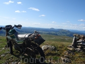 Долина р. Малое Пезо. Восточный Саян. Мотоцикл Ямаха Серов. Единственный кроссовик который легко может лазить по горам.