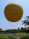 Можно подняться на таком воздушном шаре над Ангкором