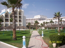 Территория отеля с стороны пляжа к бассейну