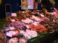 Обилие морепродуктов на рынке Бокерия