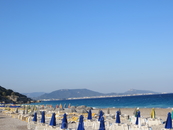 Пляж со стороны Эгейского моря, в 2 инутах ходьбы от нашего отеля