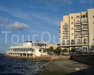 Gillieru Harbour Hotel