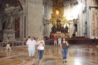 Ватикан. Кафедра Святого  Петра - творение итальянского архитектора  Лоренцо Бернини.