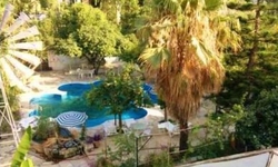 Chrysanthos Boutique