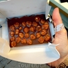 Купили шоколад на пробу. Думаю, и так понятно, что ВОСТОРГ был обеспечен. Вы когда-нибудь видели в России столько орехов на таком маленьком кусочке шоколада ...