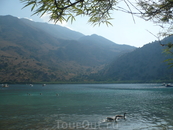 озеро Курнас-единственное на Крите пресноводное.
Здесь отдыхали Аристотель Онасис,Б.Ельцин.