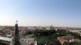 Еще вид на город и купол Real Basilica de San Francisco el Grande Еще вид на город и купол Real Basilica de San Francisco el Grande