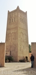 Башня на въезде во дворец