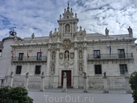 Университет Вальядолида был основан в 1241 году и является одним из старейших в Испании наряду с университетами Саламанки и Паленсии.
