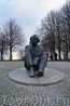 статуя известного эстонского композитора и хорового дирижёра Густава Эрнесакса на Певческом поле