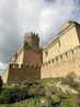 Главная башня замка - донжон, по-испански красиво называется La Torre del Homenaje (Башня Чествования). На самом деле в замках это всегда наиболее мощно ...