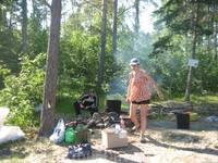 наша помощник капитана Катерина кормила нас всякими вкусностями, приготовленными на костре. Никогда я еще не ела такой вкусной походной еды. У нас даже ... наша помощник капитана Катерина кормила нас всякими вкусностями, приготовленными на костре. Никогда я еще не ела такой вкусной походной еды. У нас даже ...