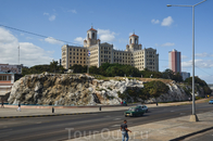 Nacional. Самый знаменитый отель Гаваны, в котором останавливались известные политики, актеры и где снимались многие голливудские фильмы о мафии. В отеле ...