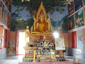 Будда в Боте, вход обычно в Бот с восточной стороны.