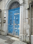 Двери и котики - самое яркое впечателние тот Туниса для меня. Двери такие, что кажется, за ними то ли сказка, то ли переходв иное время...