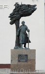 Памятник Язепу Дроздовичу. Троицкое предместье.
